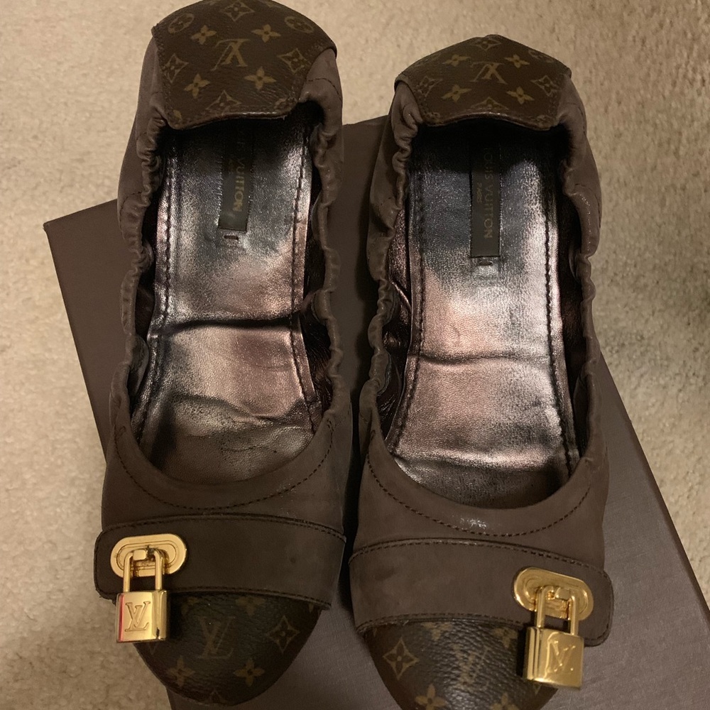 Louis Vuitton flats